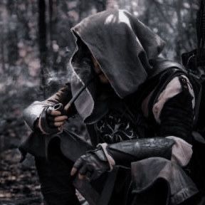 Dark Fantasy Aesthetic Male Outfits, Male Assassin Aesthetic Medieval, Fantasy Thief Aesthetic, Fantasy Male Aesthetic, Fantasy Aesthetic Male, Medieval Aesthetic Male, Fantasy Elf Aesthetic, Warrior Aesthetic Men, Ranger Aesthetic