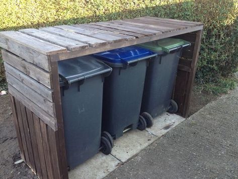 Here in Canterbury we have three wheelie bins. One for refuse, one for recycling, and one for green garden waste, which is all very... Bin Shelter, Bin Shed, Pallet Garden Furniture, Casa Loft, Bin Store, Garden Wallpaper, Pallet Garden, Building A Shed, Garbage Can