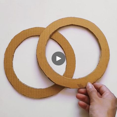 Clay Art On Cardboard, Cardboard Plate Crafts, Art On Circle Cardboard, Cardboard Frame Diy Wall Decor, Bracelet With Cardboard Circle, Bracelet Cardboard Circle, Photo Frame Ideas Diy Creative Cardboard, Contact Paper, Diy Cardboard