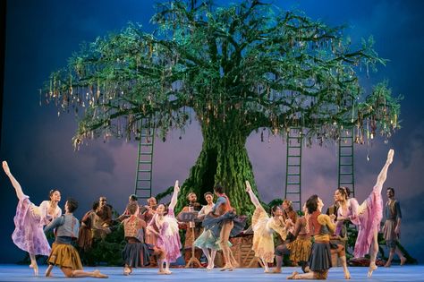 Winter's Tale. The interpretation of Shakespeare’s romance by the National Ballet of Canada mostly hits the right notes. Winters Tale, A Level Textiles, The Royal Ballet, Ballerina Barbie, Traditional Tales, Ballet Inspiration, American Ballet Theatre, Winter's Tale, Royal Ballet