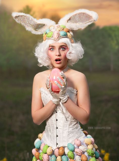 Photoshoot Looks, Themed Photoshoot, Guinness Book Of World Records, Easter Fashion, Boyfriend And Girlfriend, The Easter Bunny, Back To School Hairstyles, Change Image, Digital Backdrops