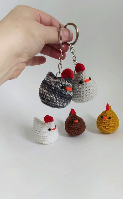 Crochet Mini Chicken, Cute Small Mabel Chicken Car Rear View Mirror Accessory, Crochet Keychain, Friends Gift, Chicken Bag Charm, Pocket Toy - Etsy Crochet Bridal Party Gifts, Crochet Chicken Keychain Pattern, Chicken Keychain Crochet, Cute Crochet Ideas Keychain, Small Crochet Keychain Ideas, Small Crochet Gifts Simple, Friendship Crochet Ideas, Small Keychain Crochet, Crochet Car Accessories Rear View Mirror