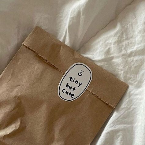 Minimalistic Packaging, Coffee Leaf, Etsy Packaging, Kraft Packaging, Bb Logo, Packaging Ideas Business, Small Business Packaging Ideas, Handmade Packaging, Branding Design Packaging