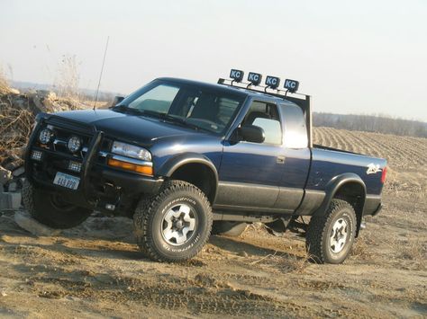 Chevy S10 Zr2, S10 Zr2, Chevrolet S 10, S10 Truck, Chevrolet S10, Old American Cars, Trophy Truck, Chevy S10, Lifted Chevy