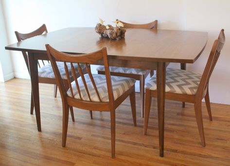 Broyhill Brasilia dining table with chairs Mid Century Modern Dining Table, Dining Table With Chairs, Mid Century Modern Dining Chairs, Broyhill Brasilia, Table With Chairs, Midcentury Modern Dining Table, Midcentury Modern Dining Chairs, Mid Century Modern Dining, Modern Dining Table