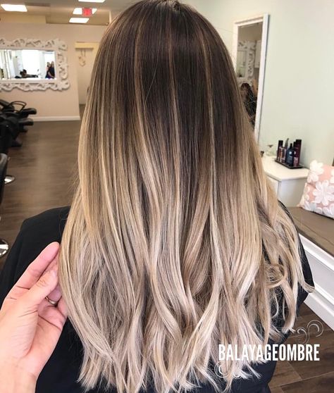 12.2k Likes, 71 Comments - Balayageombre 🔹🎀🔹 (@balayageombre) on Instagram: “🔹🔷🎀🔷🔹 #balayage #balayageombre #balayagehighlights #babylights #hairpainting #balayagehair…” Brown Ombre Hair, Ombre Hair Blonde, Brunette Balayage Hair, Brown Hair Balayage, Trendy Hair Color, Brown Blonde Hair, Ombre Hair Color, Brown To Blonde, Blonde Ombre