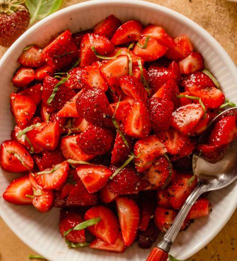 Strawberry Salad Recipe, Moroccan Carrot Salad, Moroccan Carrots, Pineapple Dessert, Strawberry Pop Tart, Strawberry Basil, Berry Salad, Spinach Strawberry Salad, Summer Foods