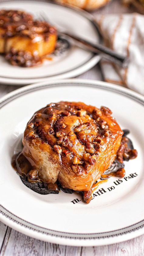 Van Fulton | This is how I make Sticky Buns with canned cinnamon rolls, it’s a super easy recipe, but they taste like they came from a bakery! I used... | Instagram Canned Cinnamon Rolls, Sticky Buns, Super Easy Recipes, Pretzels, Bagels, Cinnamon Rolls, Easy Recipe, Buns, Super Easy