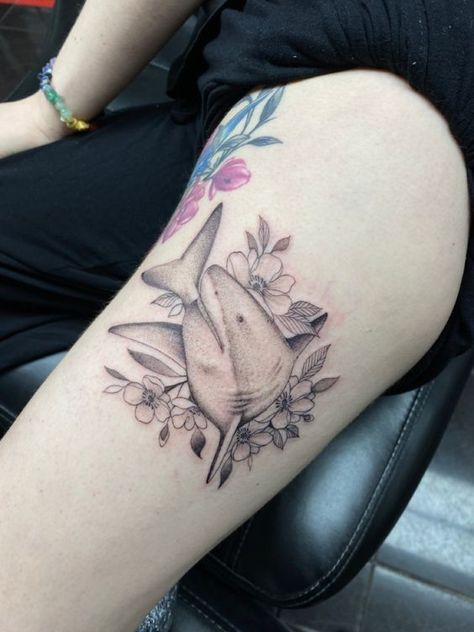 Get ready to dive into the world of shark tattoos and discover their unique symbolism and style. We invite you to learn more about their meaning, as well as choose a design that's right for you. Shark Tattoo Ideas, Shark Tooth Tattoo, Tooth Tattoo, Shark Drawing, Shark Tattoo, Shark Tattoos, Tattoo Portfolio, Apex Predator, White Sharks