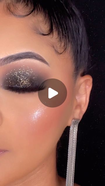 Black Dress Makeup Tutorial Step By Step, Makeup Look For Concert, Dark Make Up Looks Eyeshadows, Cheer Comp Makeup Looks, Men In Black Makeup Look Women, Silver Sparkle Eye Makeup, Dramatic Black Eye Makeup, Space Cowgirl Makeup Ideas, Easy Black Eyeshadow Looks