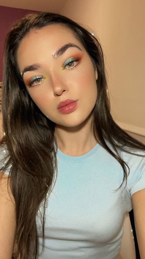 Turquoise and orange makeup, inspired by Bloom winx club aesthetic makeup look Bloom Winx Club Makeup Look, Winx Makeup Inspired, Bloom Winx Club Makeup, Winx Bloom Costume, Winx Club Hairstyles, Bloom Winx Club Costume, Winx Club Makeup, Winx Makeup, Makeup Turquoise