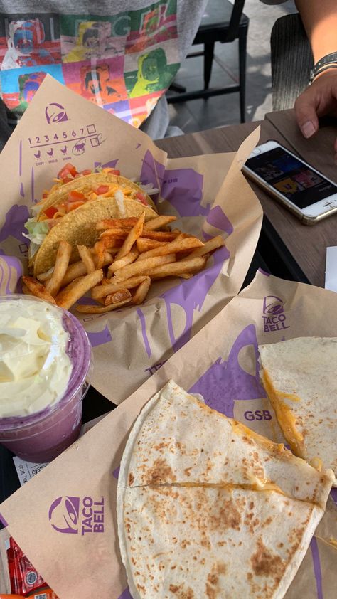 Taco Bell Aesthetic Food, Taco Bell Snapchat, Taco Bell Aesthetic, Taco Bell Food, Usa Food, Sleepover Food, Taco Bell, Food Is Fuel, Food Obsession