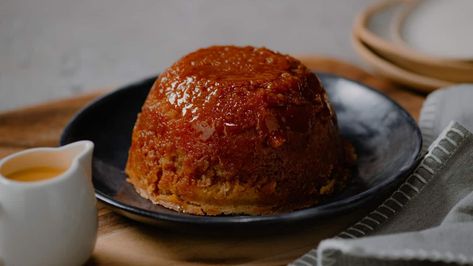 Treacle pudding Treacle Sponge Cake, Treacle Sponge Pudding, Treacle Sponge, Sponge Pudding, British Desserts, Golden Syrup, Caramel Flavoring, Sponge Cake, Flavor Profiles