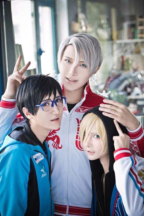 Cutest Yuri on Ice cosplay! Yuri Cosplay, Katsuki Yuri, Victor Nikiforov, Cosplay Boy, Cosplay Kawaii, Yuri Plisetsky, Epic Cosplay, Kawaii Cosplay, Cosplay Tutorial