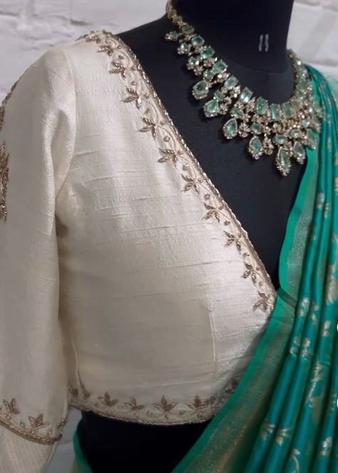 Latest Traditional Blouse Designs Pattern, Off White Blouse Embroidery Designs, 90s Blouse Design, White Blouse With Saree, Pastel Green Saree Contrast Blouse, Designer Handwork Saree, Gold Blouse Designs Indian, White Blouse Designs For Saree, Simple Blouse Designs For Saree