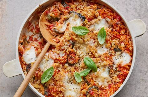 Baked Orzo With White Beans, Courgette & Tomato Recipe | Waitrose & Partners Traybake Dinner, Pasta Recepies, Baked Orzo, Courgette Pasta, Tomato Recipe, Tomato Recipes, Pasta Bake, Tasty Recipes, White Beans