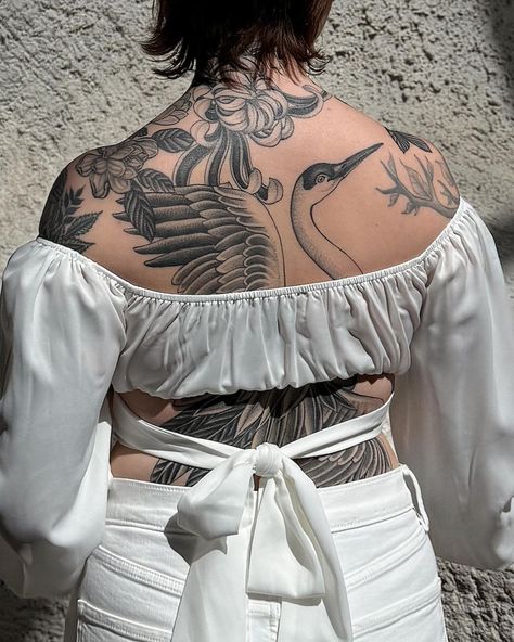 Cheyenne Audrey | Healed sandhill crane and chrysanthemum back piece making an appearance at the American Museum of Natural History in NYC last week. Thank… | Instagram Crane Back Tattoo, Tattooed Aesthetic, Crane Tattoo, Back Tats, Sandhill Crane, Hidden Tattoos, American Museum Of Natural History, Back Piece, Tattoo Portfolio