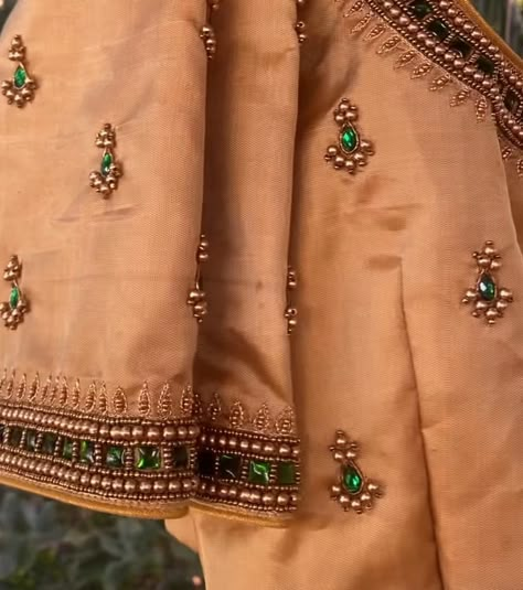 Kundan Maggam Work Blouses, Blouse Handwork Designs, Handwork Designs, Violet Blouse, Blouse Handwork, Butta Design, Maggam Blouse, Indoor Balcony, Easy Designs