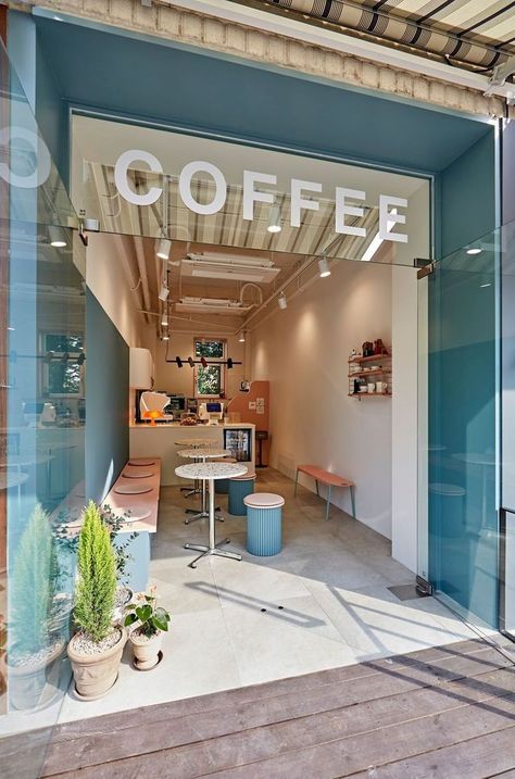 Small Restaurant Design, Coffee Shop Business, Bakery Design Interior, Small Coffee Shop, تصميم الطاولة, Small Cafe Design, Coffee Shop Interior Design, Cozy Coffee Shop, Halo Halo