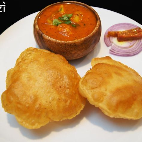 Aloo Poori Recipe, Curries Recipes, Aloo Sabzi Recipe, Aloo Sabzi, Indian Diet Recipes, Poori Recipe, Carom Seeds, Potato Gravy, Indian Diet