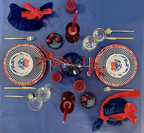 Red And Blue Table Setting, Blue Table Settings, Traditional Table Setting, Chinese Table, Light Blue Aesthetic, Tablescape Inspiration, Mid Century Living, Mid Century Living Room, Blue Table