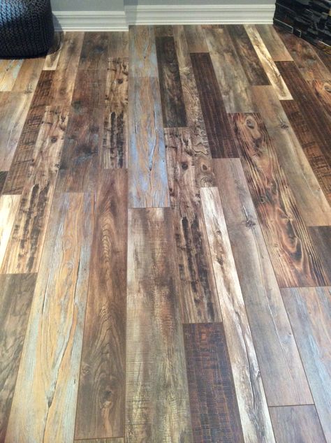 Western Flooring Ideas, Loin Recipes, Interior Flooring, Magnolia House, Home Hair Salons, New Floors, Deer Camp, Wood Craft Projects, Lake House Plans