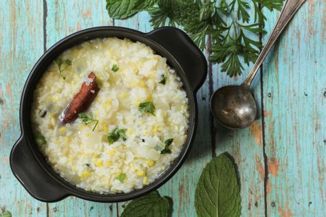 Kedgeree from India and Pakistan: | 10 Foods From Around The World To Eat When You Catch A Cold Bland Diet Recipes, Brat Diet, Bland Diet, Ayurvedic Diet, Vata Dosha, Ayurvedic Recipes, Upset Stomach, Foods To Avoid, Foods To Eat