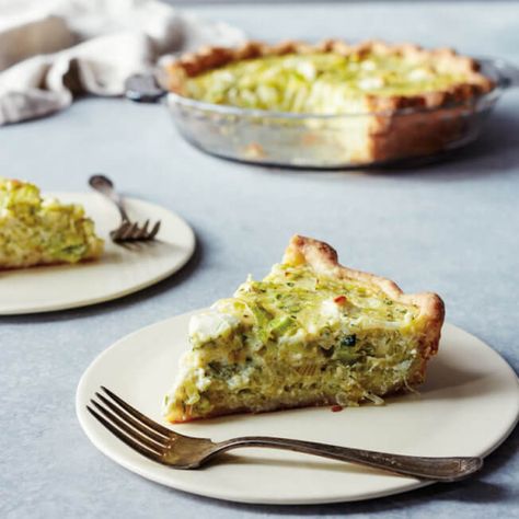 Leek Quiche, Goat Cheese Quiche, Cheese Quiche Recipe, Savory Pies Recipes, Cheese Quiche, Quiche Recipe, Savory Tart, Brunch Dishes, Savory Pie