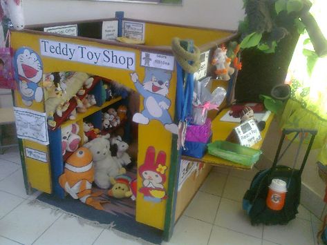 Teddy Toy Shop roleplay area from Bushra. Toy Shop Display, Toys Topic, Maths Eyfs, Pbl Projects, Reading Display, Role Play Areas, Eyfs Classroom, Diy Toy Storage, Continuous Provision