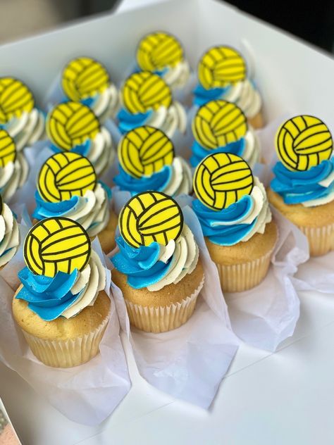 Waterpolo Cake, Netball Cupcakes, Volleyball Cake Pop, Volleyball Cupcakes Ideas, Volley Ball Cakes, Volleyball Bday Cakes, Volleyball Cupcakes, Volleyball Birthday Cakes, Pasta Party