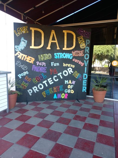 Father’s Day Photo Op Church, Father’s Day Theme Board, Father’s Day Photo Backdrop For Church, Diy Father’s Day Photo Booth, Board Decoration For Father's Day, Fathers Day Decoration Ideas At Home, Happy Father’s Day Backdrop Ideas, Happy Father’s Day Backdrop, Fathers Day Display Ideas