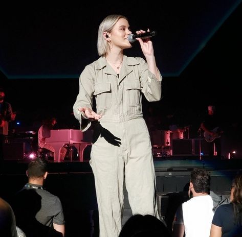 Taya Gaukrodger Outfits, Taya Smith Outfits, Taya Gaukrodger, Worship Team Outfits, Singer Outfits, Team Outfits, Taya Smith, Visual Map, Worship Team