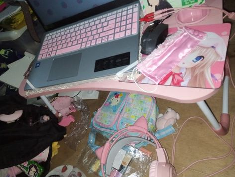 Messy Room Anime, Pink Cat Headphones, Room Anime, My Life Is Boring, Cat Headphones, Pink Laptop, Japanese Lifestyle, Messy Room, Anime Room