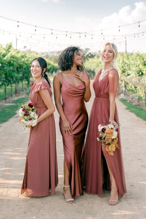 Cinnamon Rose Wedding, 3 Bridesmaids, Rose Pink Bridesmaid Dresses, Rose Wedding Dress, Rust Bridesmaid Dress, Cinnamon Rose, Boda Ideas, Bridesmaid Dresses Satin, Dusty Rose Bridesmaid Dresses