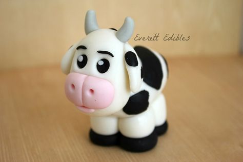 Barnyard Cow Bull Fondant Cake Topper Decoration 7-2016 | Flickr Bull Cake Ideas, Cow Fondant Tutorial, 3d Cow Cake, Fondant Cow Topper, Fondant Pig Tutorial, Fondant Cake Topper, Fondant Animals, Happy Food, Fondant Cake Toppers