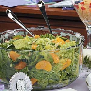 Mandarin Orange Spinach salad - yummy - even my kids like it Recipes With Mandarin Oranges, Orange Spinach Salad, Mandarine Recipes, Mandarin Orange Salad, Sweet Dressing, Spinach Salad Recipes, Romaine Salad, Mandarin Oranges, Summer Picnics