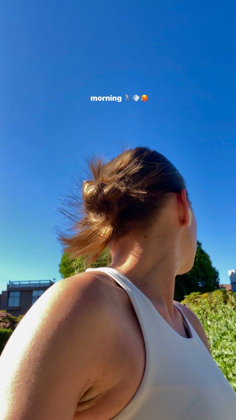 Running Captions For Instagram, Morning Run Instagram Story, Running Story Instagram, Early Morning Run Aesthetic, Aesthetic Morning Quotes, Running Insta Story, Productive Girl Aesthetic, Morning Run Aesthetic, Healthy Girl Lifestyle