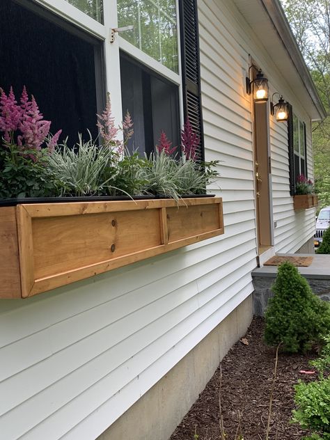 Small Front Door Decor, Window Flower Boxes, Wood Window Boxes, Wood Flower Box, Cedar Window Boxes, Modern Front Porch Ideas, Modern Front Porch, Window Boxes Diy, Window Box Flowers