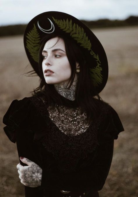 Dark Forest Witch, Witch Oc, Witchy Outfits, Forest Witch, Creepy Pictures, Goth Beauty, Warm Winter Hats, Season Of The Witch, Winter Hats For Women