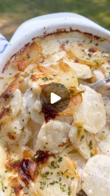 💜 Tara “T” Ippolito on Instagram: "🥔 Comment “link” & I’ll DM you the full recipe for these Cheesy Scalloped Potatoes. You can also copy the link below or Google “Al Dente Diva Cheesy Scalloped Potatoes” & the recipe will pop right up. 
.
https://aldentediva.com/2024/09/18/cheesy-scalloped-potatoes/
.
.
#scallopedpotatoes #sidedish #thanksgivingrecipes #potatorecipes #easyrecipes" Cheesy Scalloped Potatoes, Scalloped Potato, Scalloped Potatoes Cheesy, Scalloped Potatoes, Looks Yummy, Low Carb Keto Recipes, Low Carb Keto, Potato Recipes, Thanksgiving Recipes