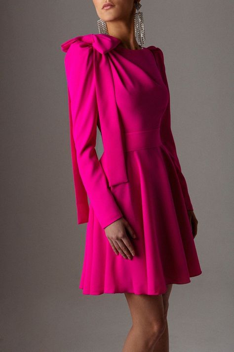 Fitted dress from LN family Fuschia Dress Outfit, فستان زهري, Pink Skirt Set, Boutique Aesthetic, Fuschia Dress, Dresses For Everyday, Body Con Dress Outfit, Glamour Outfit, Chic Dress Classy