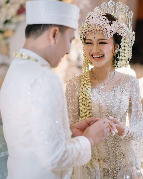 Nikah Adat Jawa, Foto Akad Nikah, Pose Pengantin, Javanese Wedding, Kebaya Wedding, Foto Wedding, Wedding Organizer, Hijab Wedding, Akad Nikah