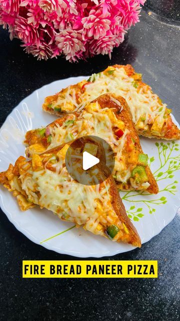 Paneer Pizza, Schezwan Sauce, Cheese Slice, Bread Cheese, Bread Food, Recipes Snacks, Tasty Recipes Videos, Quick Recipes Snacks, Pepper Powder