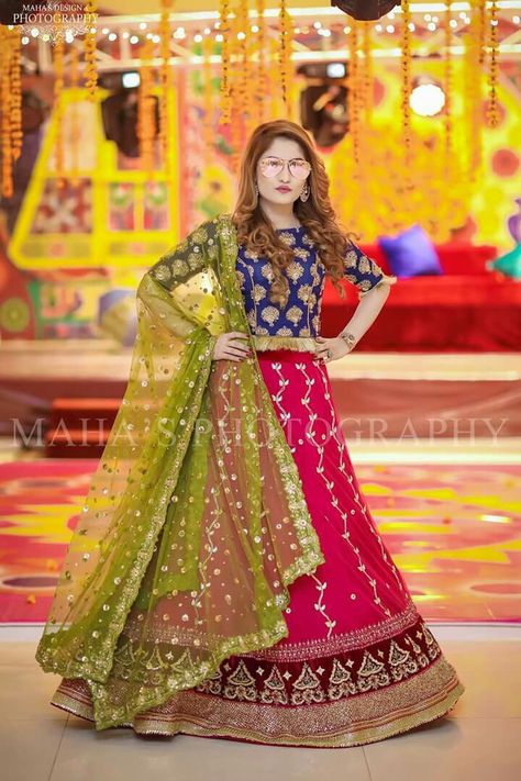 Fancy Mehndi, Pakistani Mehndi Dress, Bridal Embroidery, Bridal Mehndi Dresses, Mehndi Dress, Shadi Dresses, Wedding Bridesmaids Dresses Blue, Skincare Selfcare, Desi Wedding Dresses