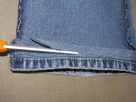 Hemming Jeans, Sewing Hems, Sewing Jeans, Original Hem, Sewing Alterations, Sewing Machine Cover, Sewing Stitches, How To Hem Pants, Diy Sewing Clothes