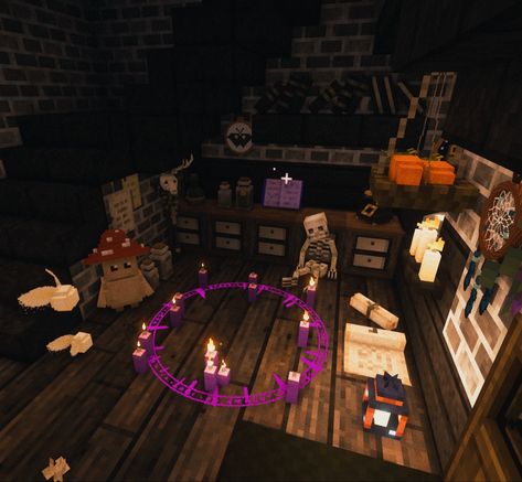 Witches Room Minecraft, Witch Interiors Minecraft, Minecraft Fortune Teller, Witch Home Minecraft, Minecraft Witch Interior Design, Minecraft Witch House Ideas Interior, Minecraft Witch Aesthetic, Magic Room Minecraft, Witch Room Minecraft