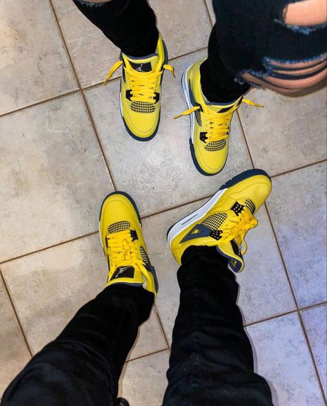 Sneakerhead Couples, Couple Shoes Pictures, Matching Couple Shoes, Matching Shoes For Couples, Couple Shoes Matching, Thug Girl, Matching Outfits Best Friend, Jordan Shoes Girls, Jordan 4s