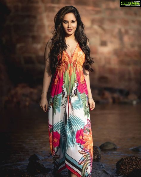 Bangla Image, Pooja Bose, Puja Banerjee, Party Dresses Online, Glam Squad, Beautiful Costumes, Stylish Party Dresses, Hottest Fashion Trends, Bollywood Fashion