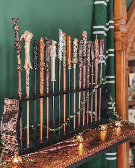 https://www.instagram.com/p/CZZsJgFO3lf/?utm_medium=share_sheet Harry Potter Wand Display, Diy Halloween Apothecary Jars, The Wand Chooses The Wizard, Hogwarts Decor, Rock Collection Display, Halloween Apothecary Jars, Wand Display, Harry Potter Wands, Harry Potter Room Decor