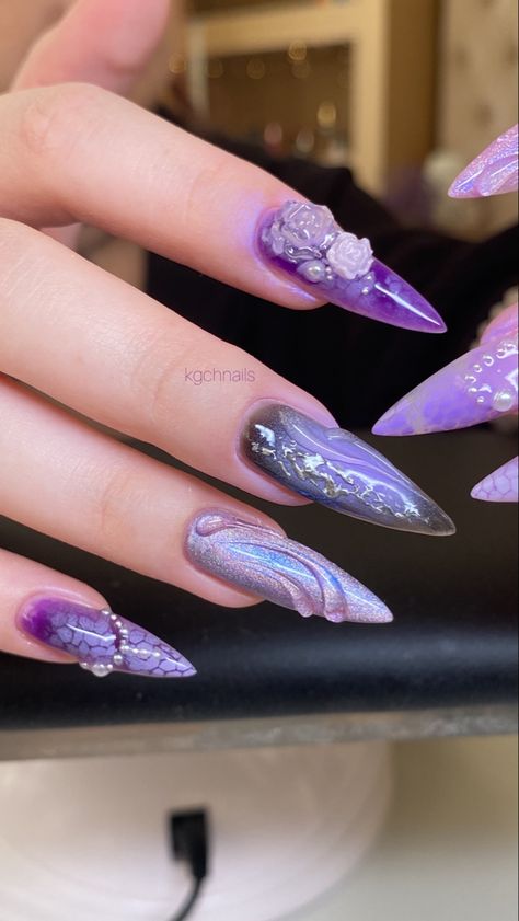 League Of Legends Nails, Ahri Lol, Handy Man, Nails Inspo, Purple Nails, League Of Legends, Cute Nails, Nail Inspo, Nail Designs